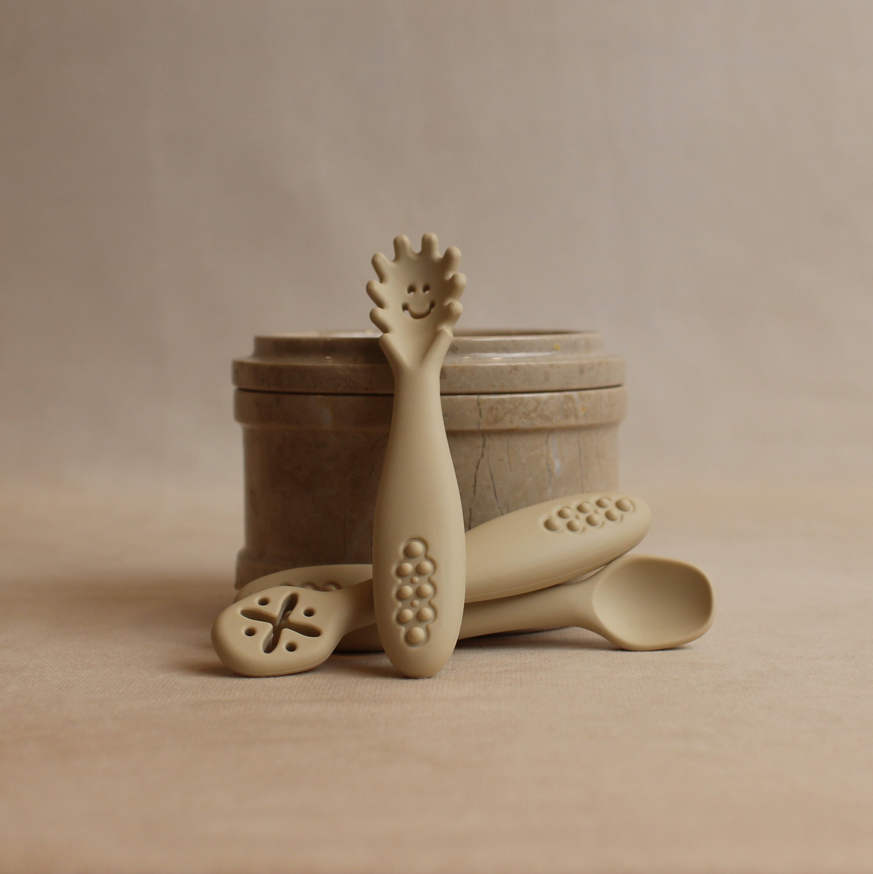 front view of oat prespoon set